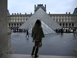 França indicia 2 pessoas por participação no assalto ao Louvre
