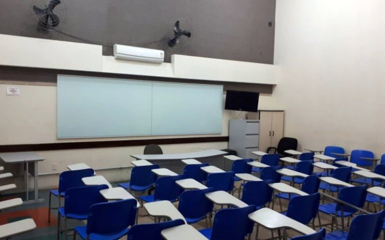 Conselhos e entidades de controle dizem não ao fim do piso da educação e saúde