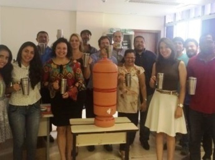 1ª Vara Federal de AL implanta filtro de barro por economia e água mais saudável