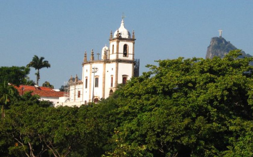 História Hoje: Igreja do Outeiro da Glória (1699)