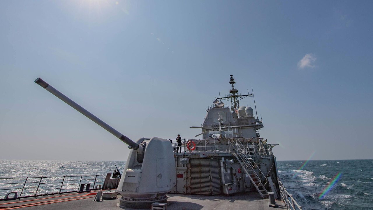 Passagem de navios dos EUA pelo estreito de Taiwan aumenta riscos de segurança, adverte China