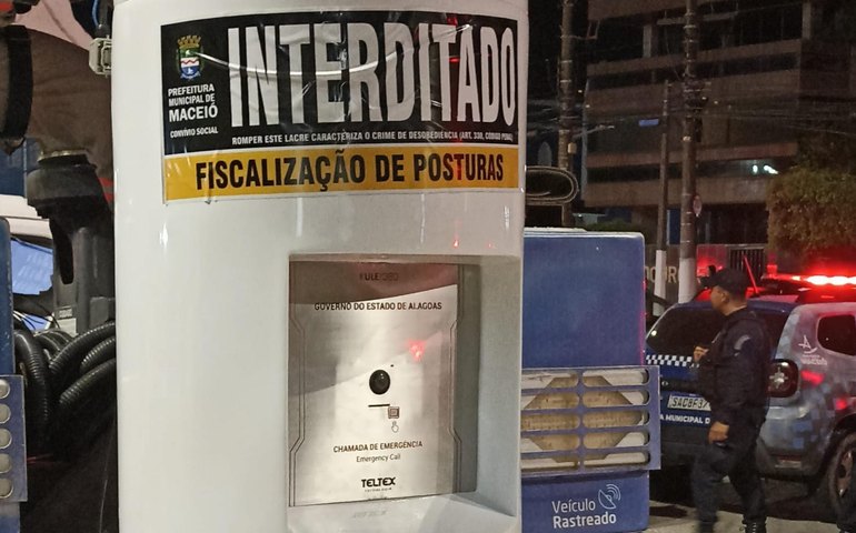 Justiça determina que Prefeitura de Maceió responda sobre retirada de totens de segurança