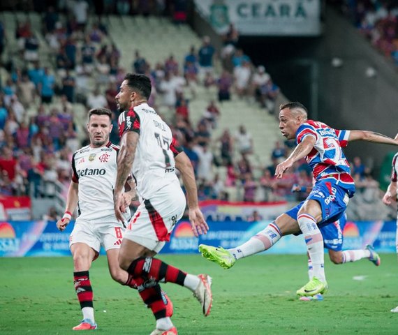 Flamengo tropeça e Palmeiras pode abrir na liderança do Brasileirão
