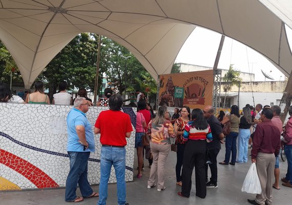 Professores da rede pública fazem paralisação em Arapiraca