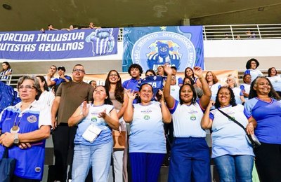 Alunos da EJAI vivenciam pela primeira vez experiência do Projeto Jovem Torcedor