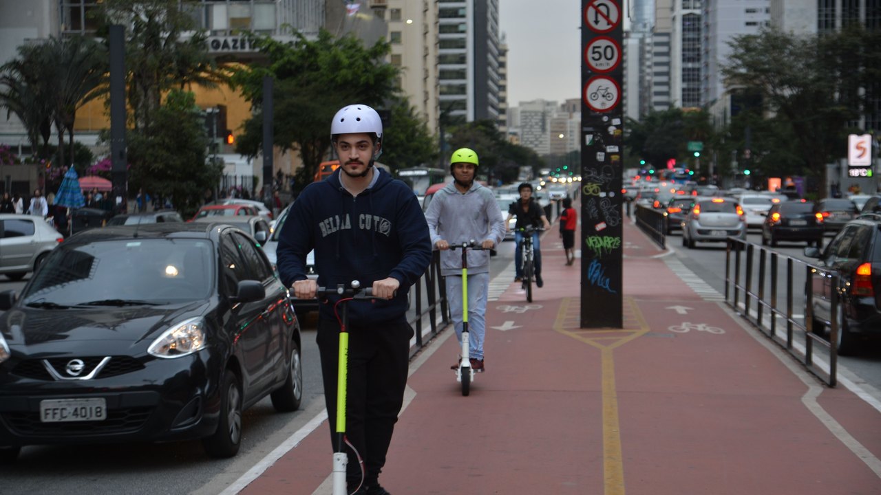 Prefeitura de SP inicia fiscalização de bicicletas e patinetes elétricos