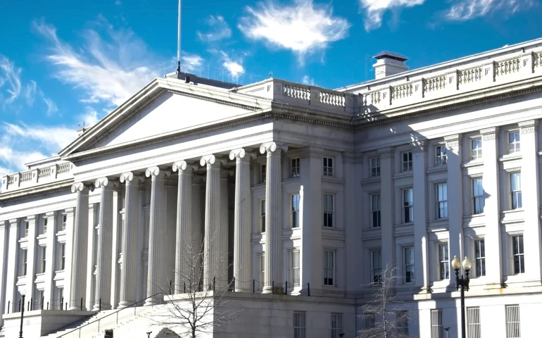 Tesouro dos EUA alerta bancos sobre riscos com refinarias chinesas sancionadas