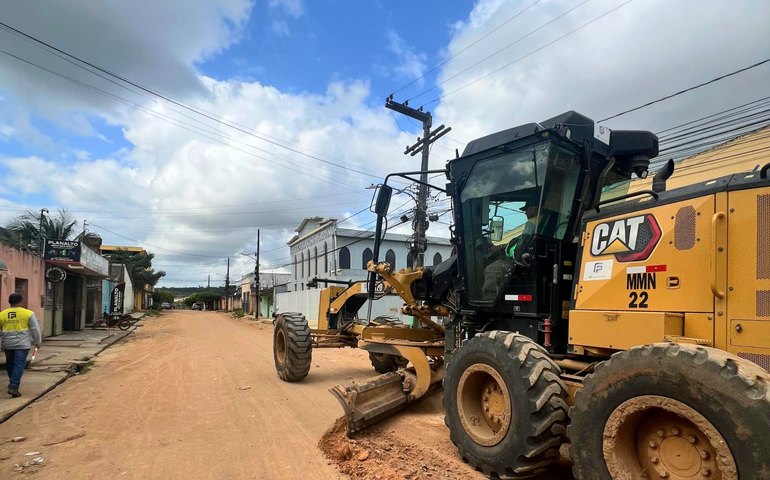 Pavimentação de ruas em Arapiraca avança no bairro Planalto