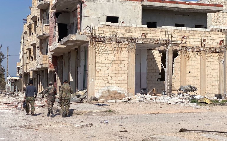 Exército sírio lança contraofensiva em Aleppo e Idlib, libertando alguns povoados, diz mídia (VÍDEO)