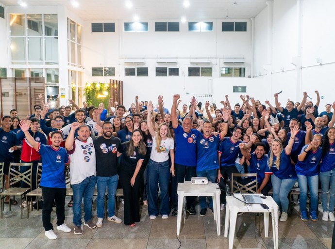 Cibele Moura é reconhecida pelo apoio histórico ao esporte amador e recebida por centenas de pessoas em bairros da capital