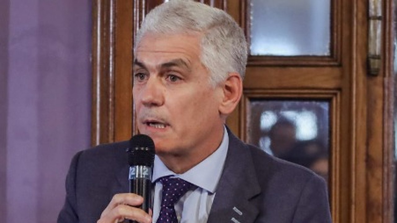 Presidente da Câmara uruguaia elogia recursos tecnológicos do Senado