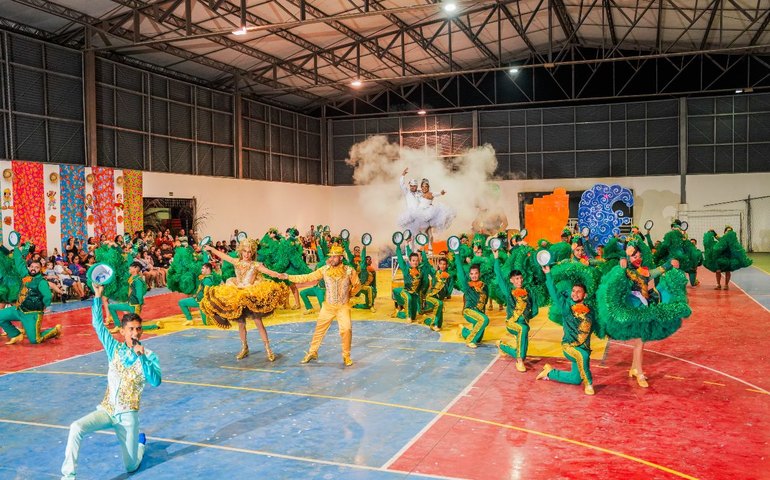 Em Arapiraca, Juninas abordam temáticas de enfrentamento de causa e esbanjam sentimento de luta em Concurso de Quadrilha