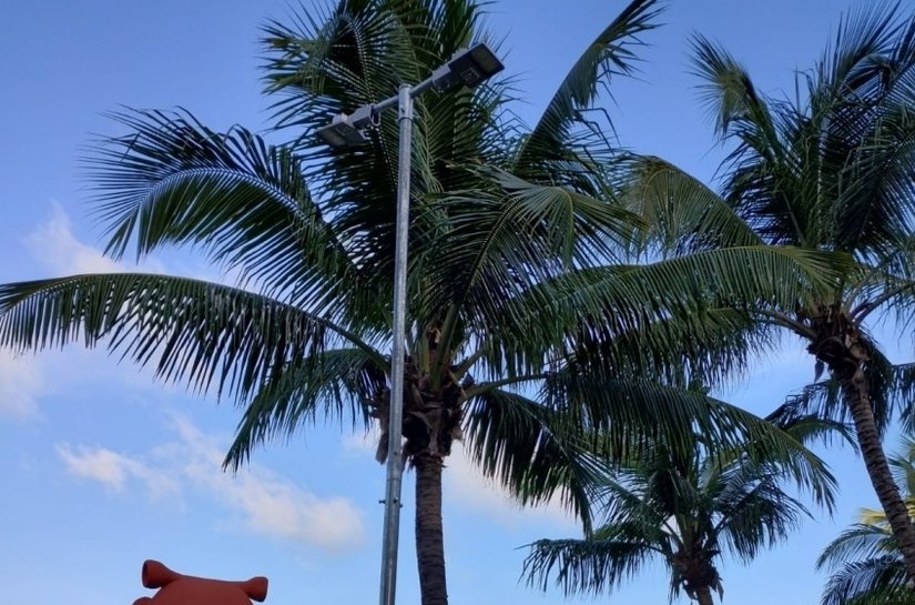 Ilumina substitui postes na Lagoa da Anta, em Maceió, para reforçar segurança da rede