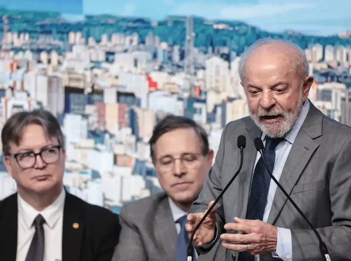 Lula critica decisão do Congresso de não taxar mais ricos, bets e fint