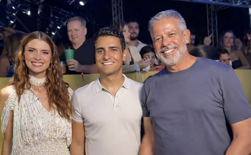 Arthur Lira participa da abertura do Verão Maceió ao lado do prefeito JHC