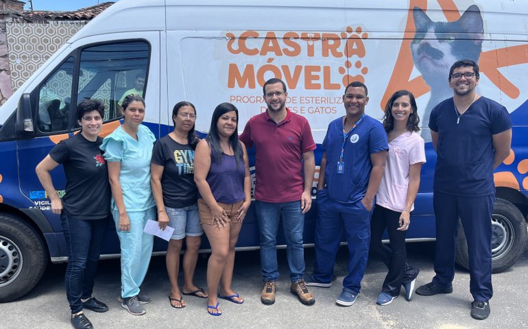 Castramóvel assiste animais de protetores independentes