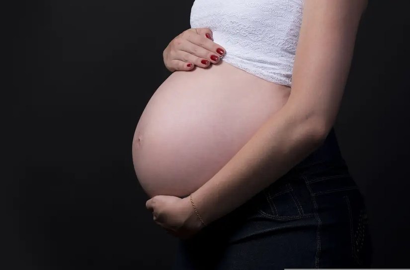 Brasileiras estão tendo menos filhos e adiam maternidade, diz Censo