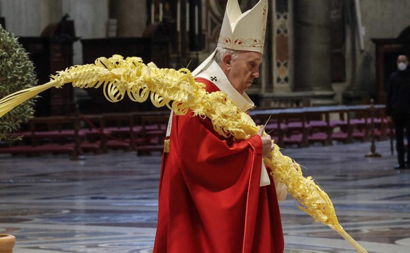 Papa celebra missa do Domingo de Ramos