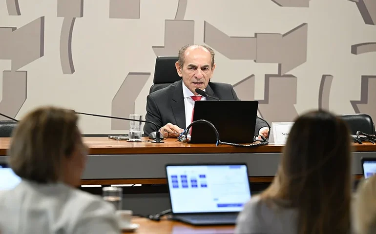 Projeto que amplia cotas em estágios avança na Comissão de Assuntos Sociais