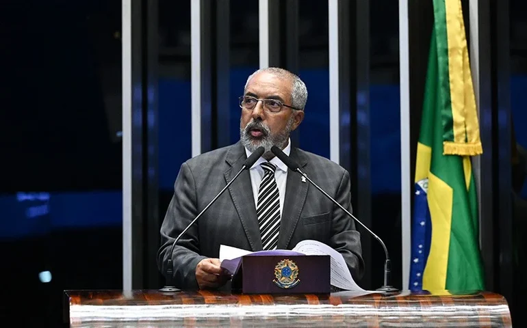 Paim defende redução da jornada para 40 horas semanais