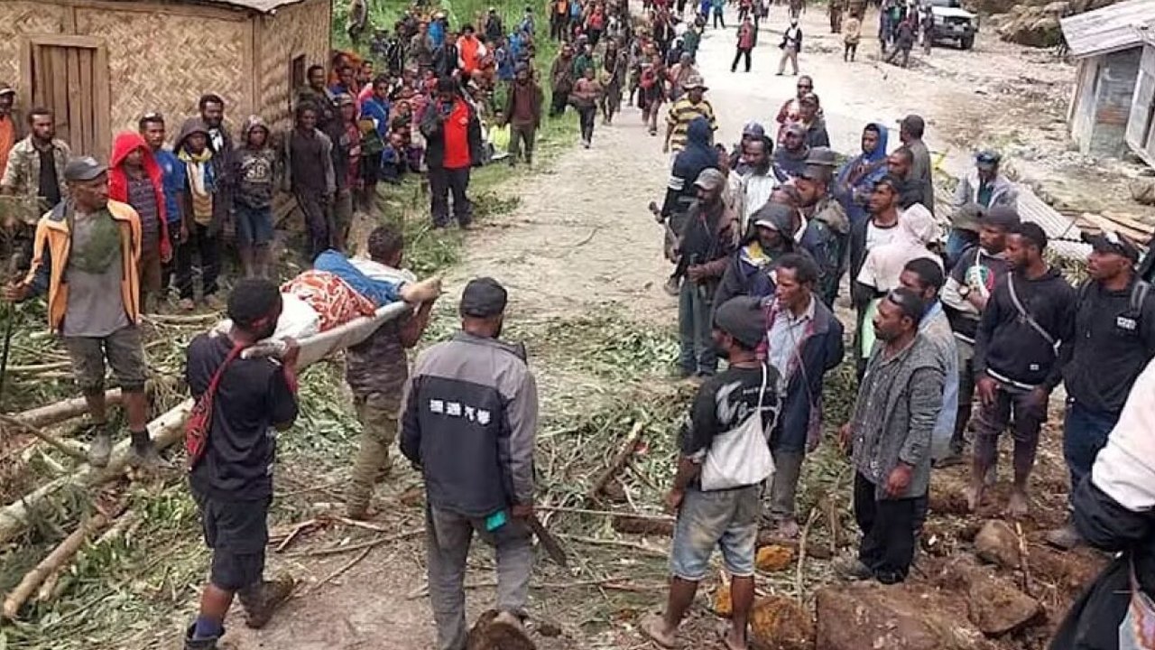 Papua-Nova Guiné faz retirada de cerca de 8 mil moradores de vilarejos remotos sob novo risco de deslizamento de terra