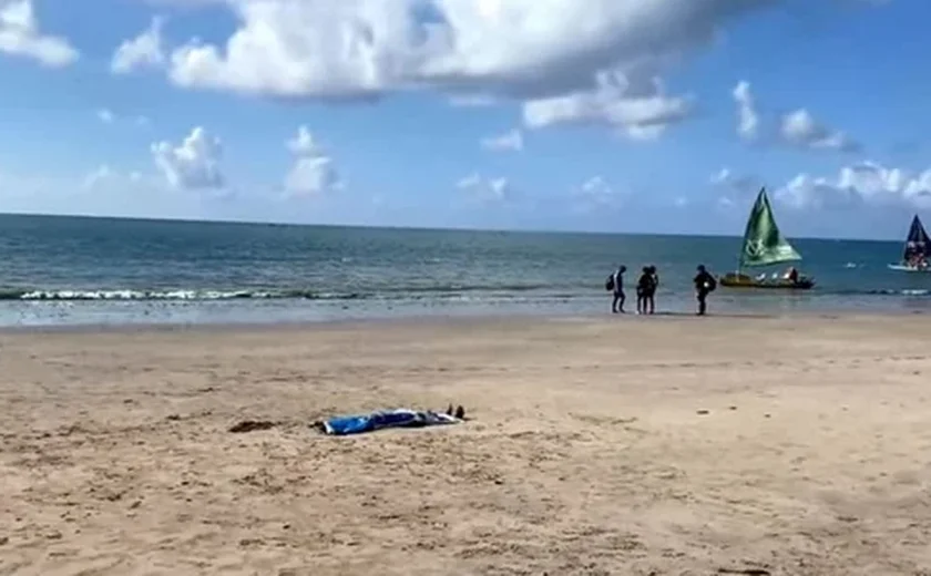 Corpo de homem é encontrado com sinais de afogamento na praia de Pajuçara