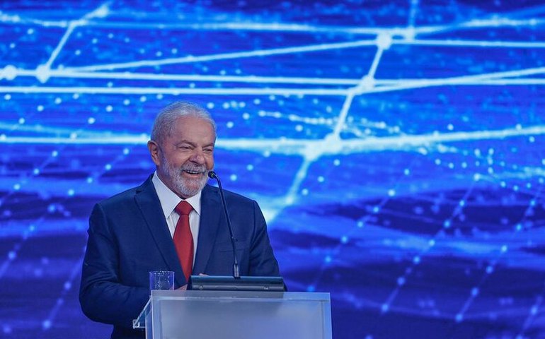 Lula no debate: “Meu governo é marcado pela maior política de inclusão social”