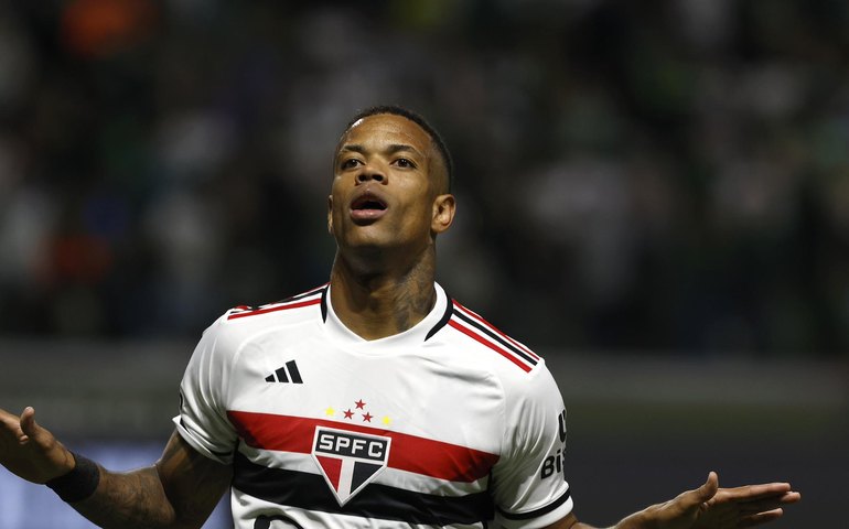 São Paulo domina o Palmeiras, ganha de virada e vai às semifinais da Copa do Brasil