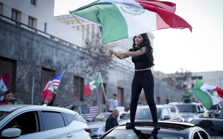 México enfrenta tarifas de Trump e pressiona EUA por acordo justo no setor automotivo, diz mídia