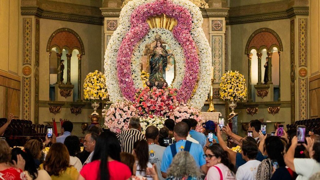 Prefeito Rodrigo Cunha prestigia encerramento das celebrações da Festa da Padroeira de Maceió