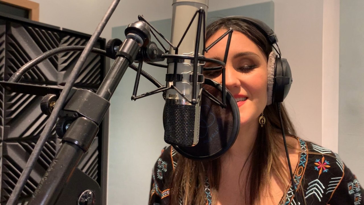 “Ela Tá Movimentando”, single de Dulce María e Kevin O Chris ganha vídeo de bastidores
