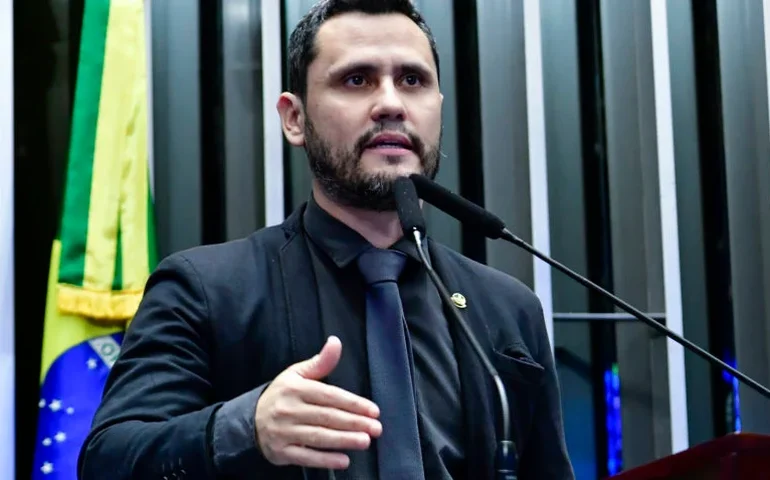 Cleitinho pede perdão a Bolsonaro e diz que entrevista foi tirada de contexto