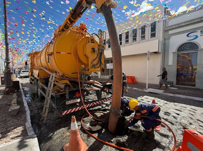 Infraestrutura reforça limpeza e desobstrução de galerias durante os festejos juninos no Jaraguá