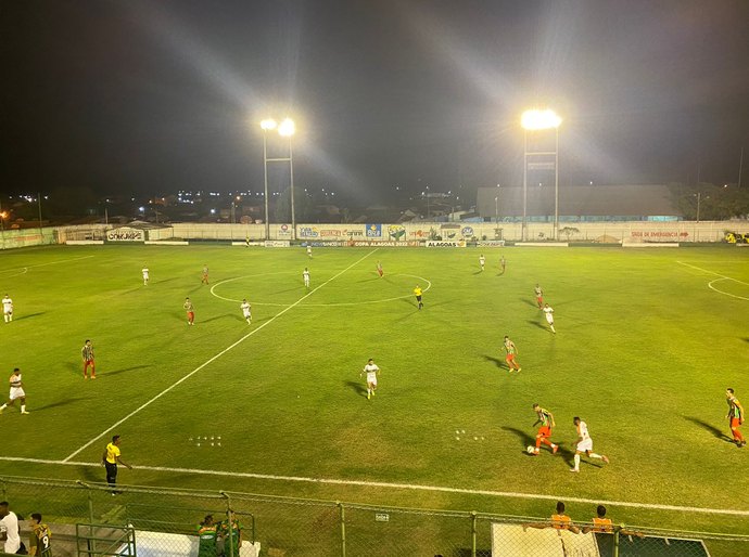 Coruripe vence Dínamo por 1 a 0 e garante classificação na Copa Alagoas