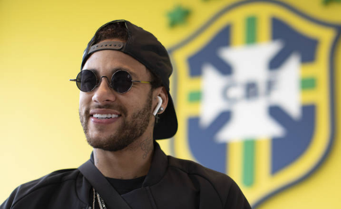 Investigado, Neymar apaga vídeo em que exibe imagens de mulher nua