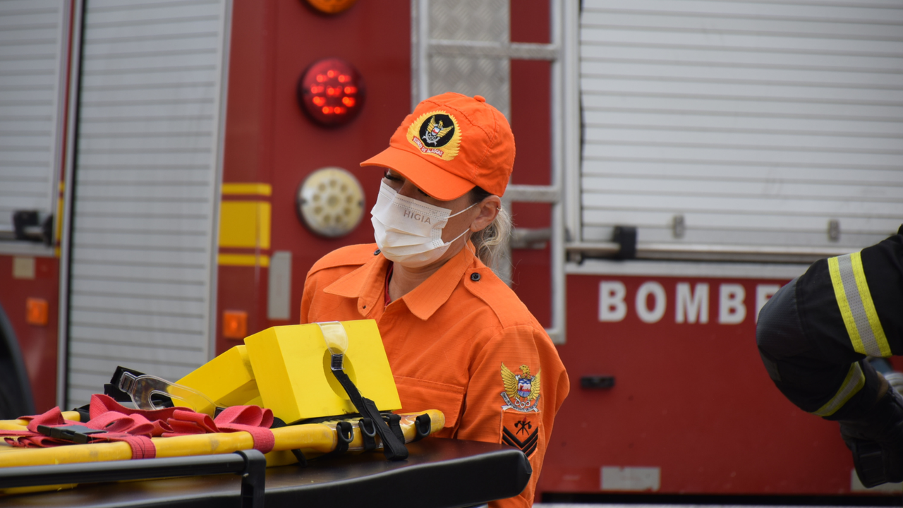 Bombeiros resgatam turista que caiu em poço de hotel em Maragogi