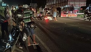 Mulher morre e outra fica gravemente ferida após colisão frontal em Lagarto