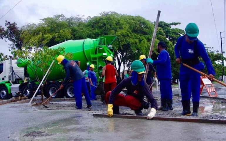 Parque da Mulher recebe nova etapa de concretagem em calçadão