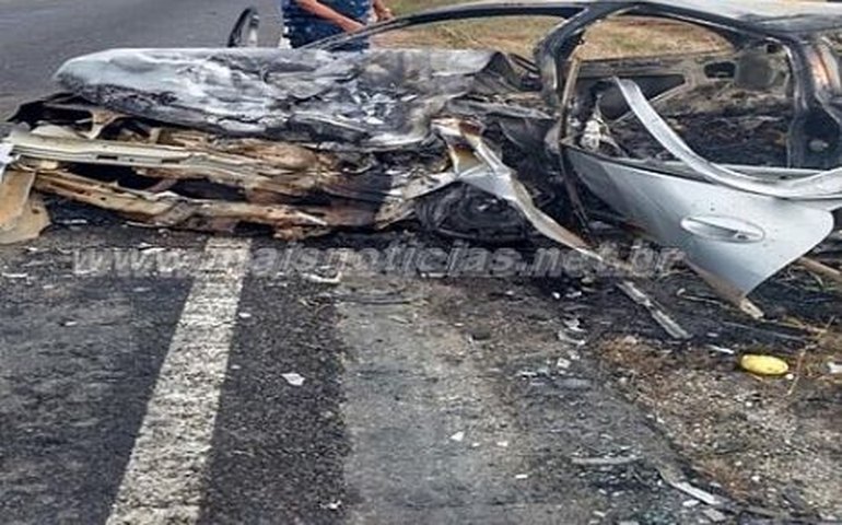 Duas pessoas morreram e três ficaram gravemente feridas em acidente na AL-220