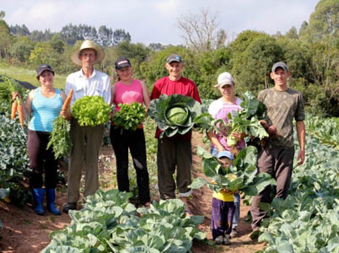 Barbosa discute 30% dos recursos da merenda na agricultura familiar em AL