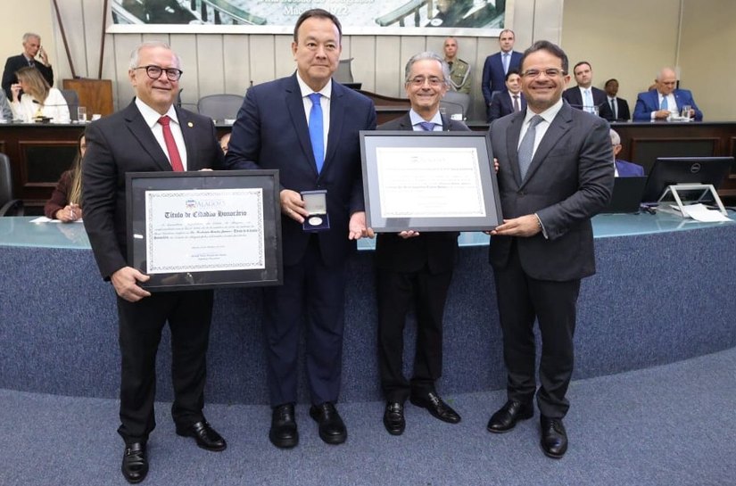 Presidente da AMB é agraciado com a comenda Tavares Bastos e o título de Cidadão Honorário