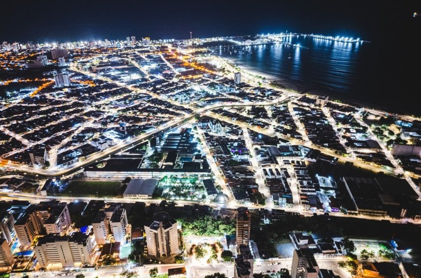 Maceió salta de 16% para quase 75% de iluminação em LED e transforma o parque luminoso da capital