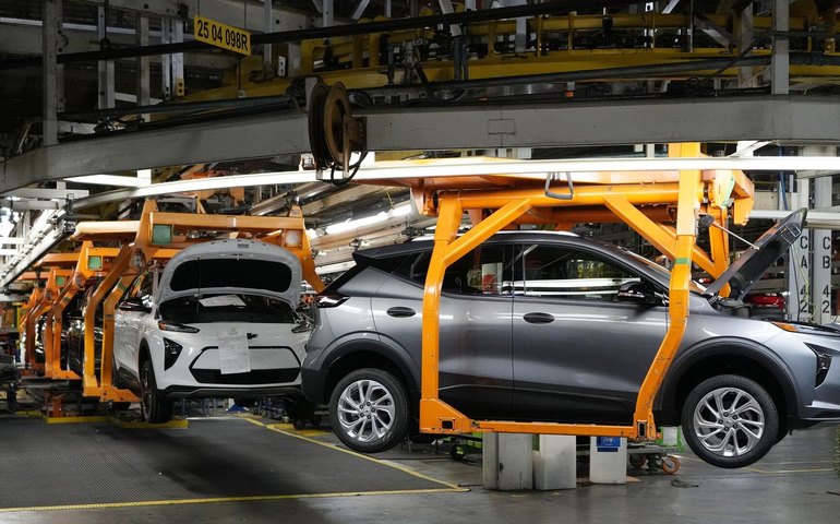 Iraque firma acordo com empresas dos Emirados Árabes para produção de veículos