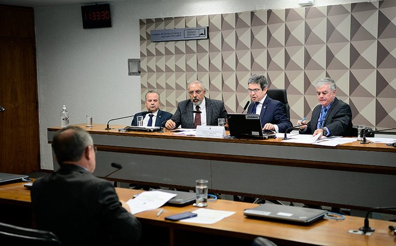 CDH aprova ensino sobre parentalidade responsável nas escolas