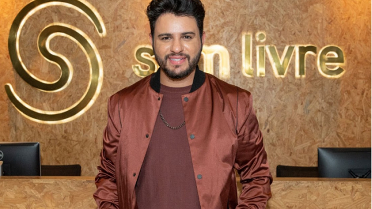 Thiago Carvalho feliz com performance do primeiro álbum