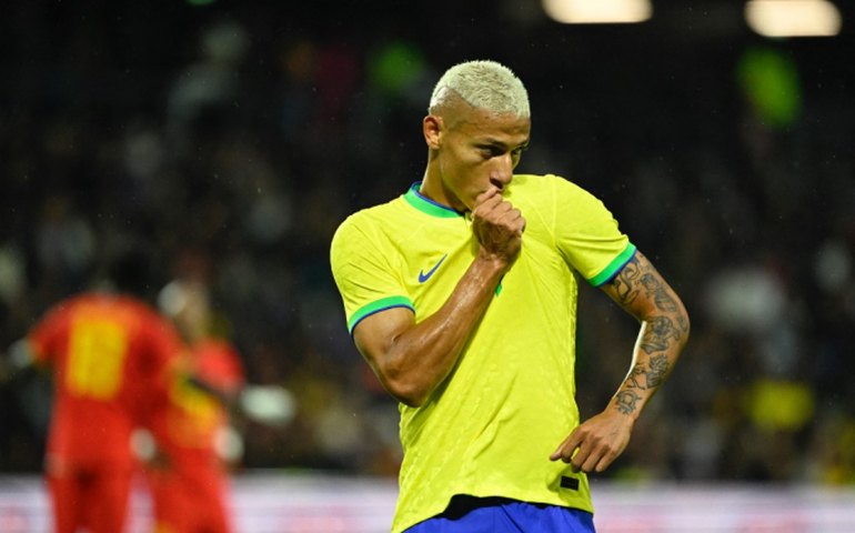 ‘Espero que o povo brasileiro acredite mais em mim’, pede o atacante Richarlison