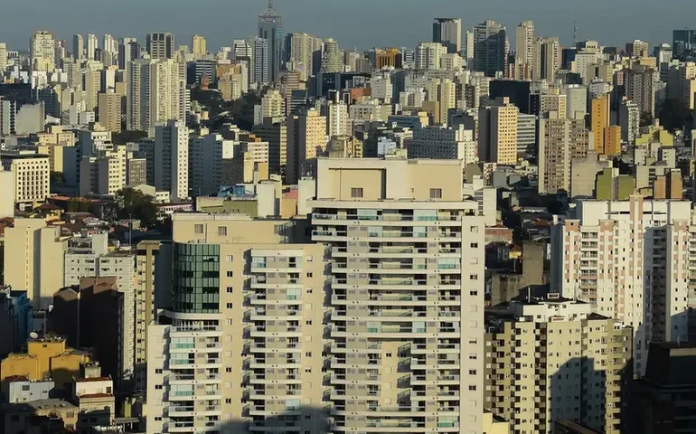 Dois homens São baleados na região da 25 de Março, no centro de SP