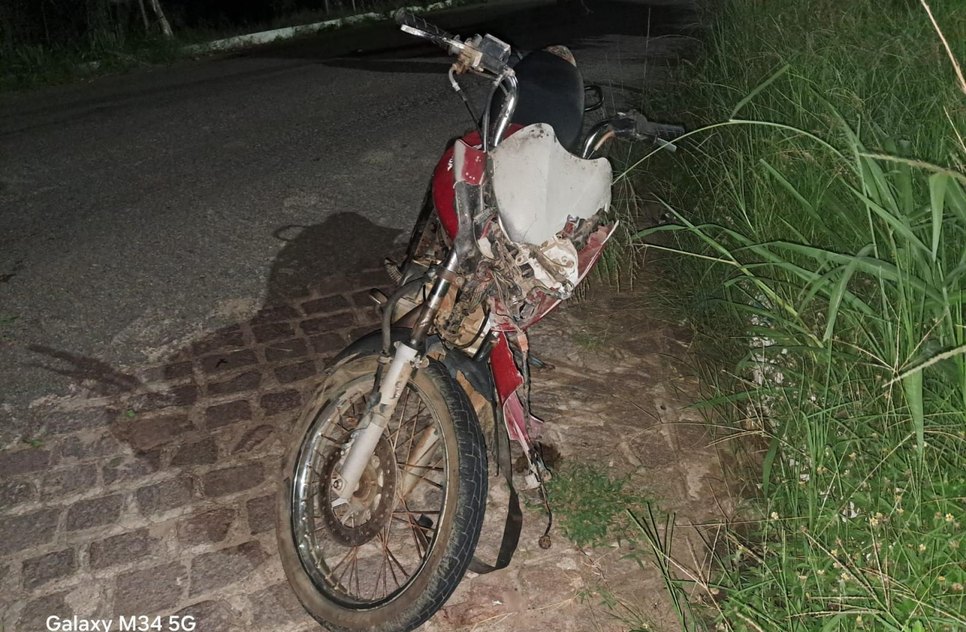 acidente-_moto_-_foto_-_bprv_9bd6e59e54d946a9b650ac4b8e0186fe425e7f575827fa82ddfb6735df7c7cfd / Foto: (Foto: Reprodução/BPRv)