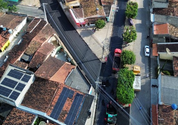 Prefeitura recupera vias nos bairros Guaribas e Verdes Campos em Arapiraca