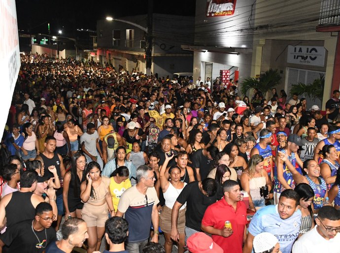 Ressaca de Carnaval reúne multidão e encerra folia com sucesso em São Miguel dos Campos